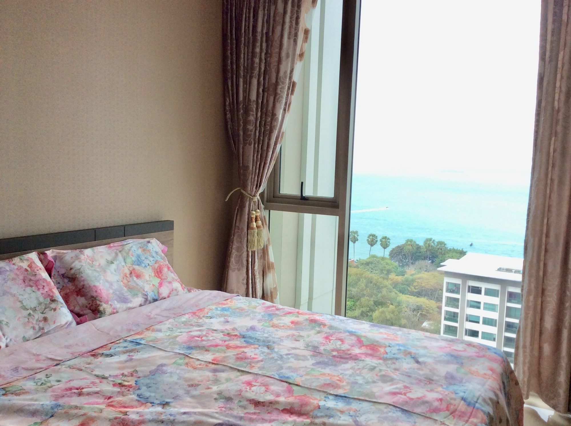 The Riviera Wongamat Hong Apartment Pattaya Esterno foto