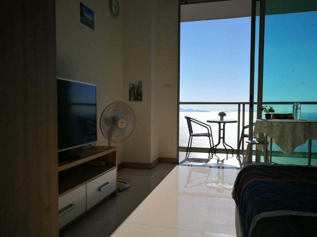 The Riviera Wongamat Hong Apartment Pattaya Esterno foto