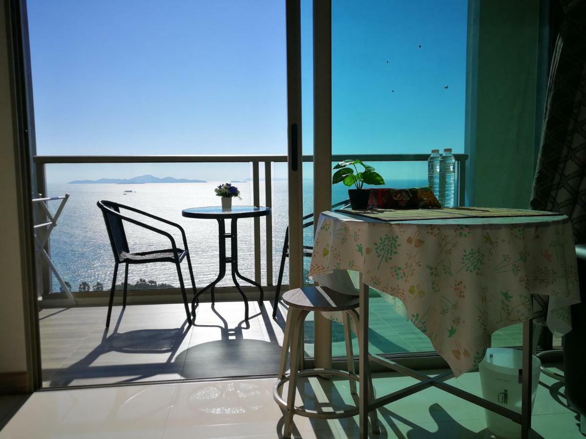 The Riviera Wongamat Hong Apartment Pattaya Esterno foto