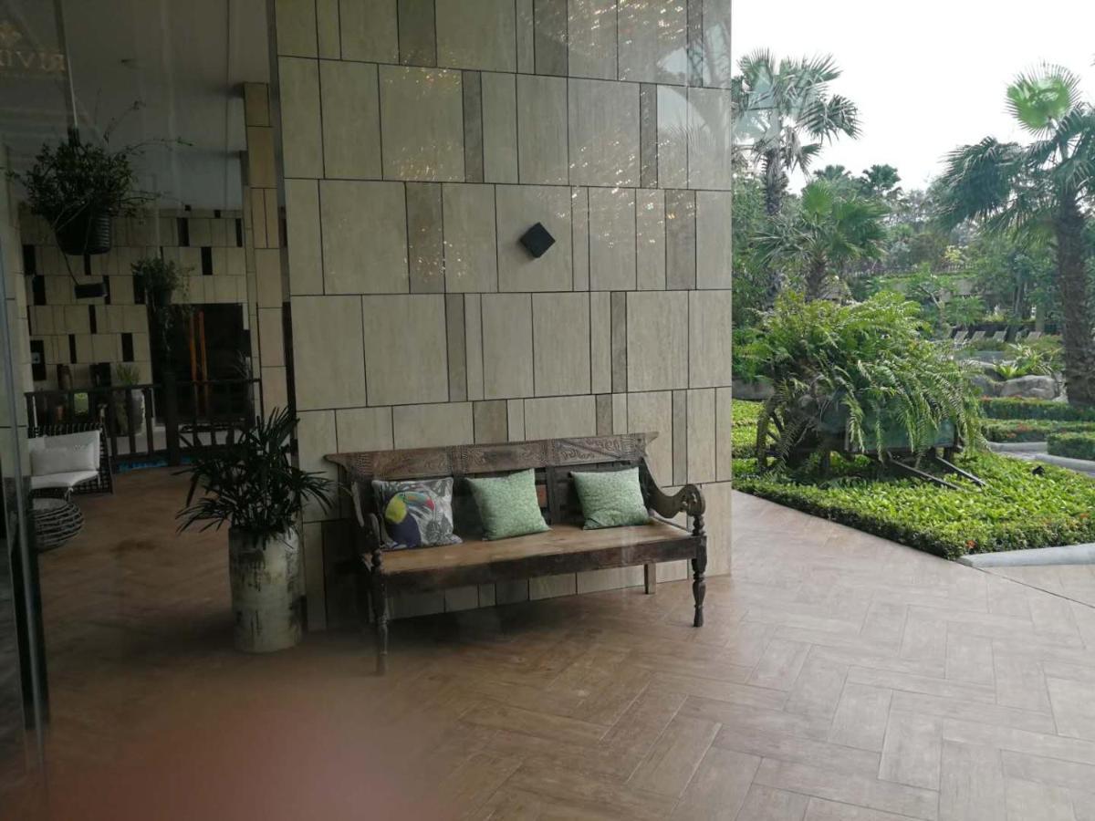 The Riviera Wongamat Hong Apartment Pattaya Esterno foto