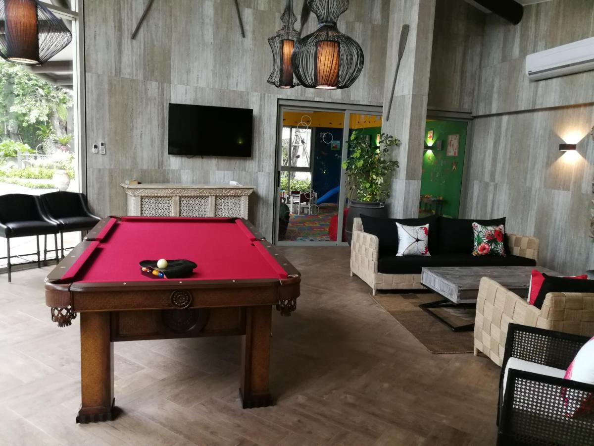 The Riviera Wongamat Hong Apartment Pattaya Esterno foto