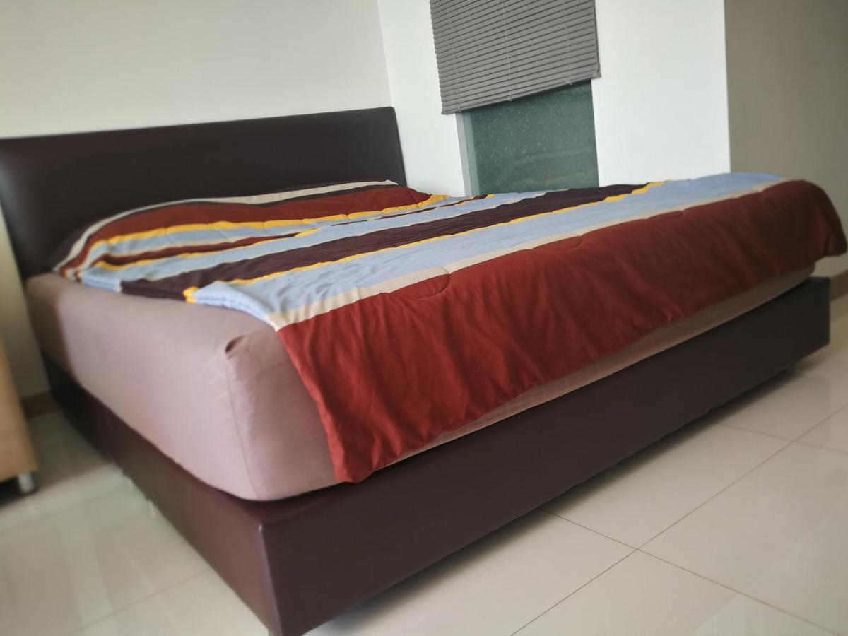 The Riviera Wongamat Hong Apartment Pattaya Esterno foto